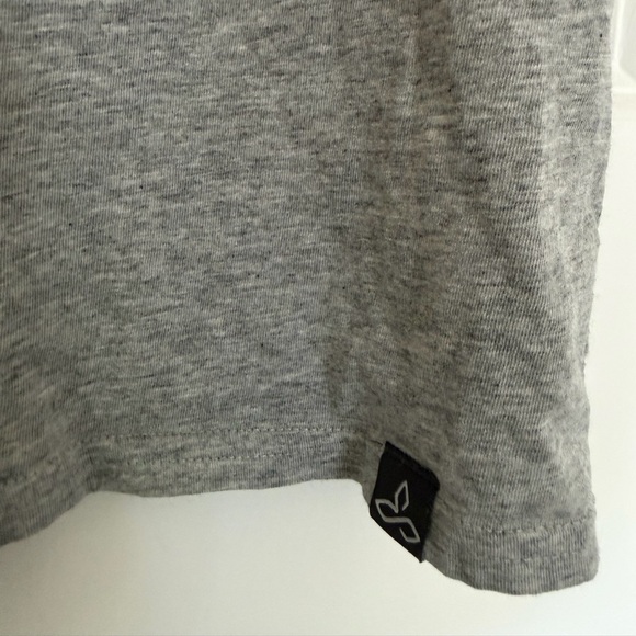Prana Women’s Pride Organic Heather Gray Graphic Sleeveless Tee Size Large - Picture 4 of 4